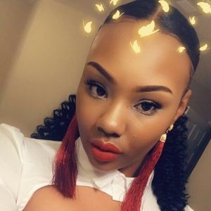 Meet your Posher, Dennisha